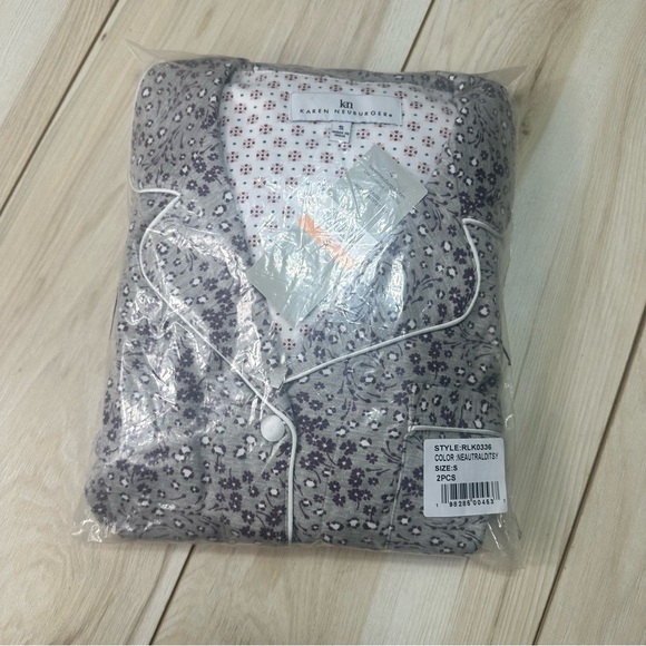 Karen Neuburger Pajama Set Women's Small Neutral Ditsy Print 2 Piece NWT‎ - Picture 16 of 16